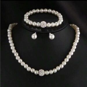 Elegant Pearl Jewelry Set